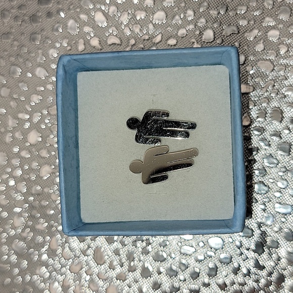 Little silver man earrings - Picture 1 of 4